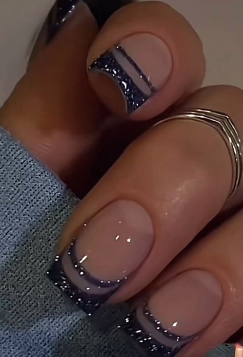 Dip Nails Ideas Wedding, Black Cateye French Tip Nails, Angle Nails Design, Nails For Masquerade Ball, Fancy French Manicure Designs, Mail Tip Designs, Fingernail Designs For Work, Short Acrylic Nails Fall Colors, French Dip Nails With Design