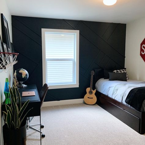 Boys Black And White Bedroom, Luxury Black Bedroom, Bedroom Paint Colors Grey, Black Bedroom Ideas, Black Walls Bedroom, Best Bedroom Paint Colors, Black White Bedrooms, Black And White Furniture, All White Bedroom