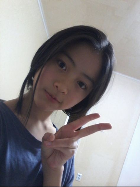 Ryujin Iq, Aesthetic Ryujin, Selca Kpop, It'z Me, Shin Ryujin, Itzy Ryujin, Wallpaper Images, Old Pictures, Old Photos