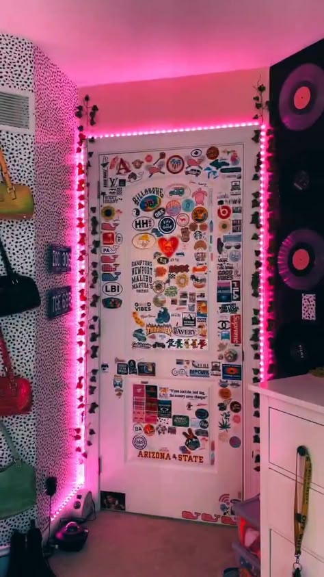 Tiktok Room Ideas, Tiktok Room, Easy Diy Room Decor, Neon Room, Retro Room, Indie Room Decor, Grunge Room, Room Goals, Indie Room