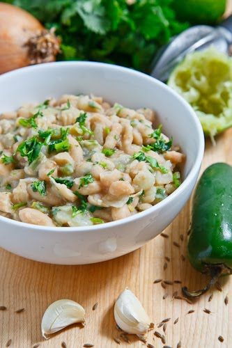 Cilantro and Lime Refried Beans Refried Beans Recipe, Closet Cooking, Beans Recipe, Vegetable Sides, Healthy Eating Recipes, Refried Beans, Veggie Sides, Bean Recipes, White Beans