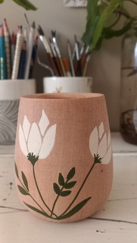 Mates Decorados, Blue Pottery Designs, Mate Idea, Creative Logo Design Art, Ceramic Cafe, Diy Pottery Painting, Doodle Art Flowers, Flower Pot Art, Plant Pot Diy