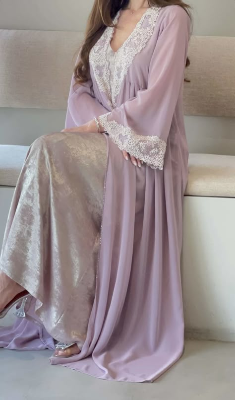 Jalabiya Arabic Dress, Jalabia Styles, Kaftan Abaya, Moroccan Fashion, Modest Dresses Casual, Elegant Dresses Classy, Simple Pakistani Dresses, Abaya Designs, Stylish Party Dresses