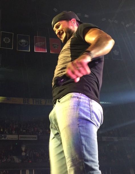 Luke Bryan Funny, Logan Jake Paul, My Eyes Are Up Here, Luke Bryan Fan, Luke Bryan Pictures, Cowboys Men, Mens Leather Pants, Beefy Men, Cowboy Outfits