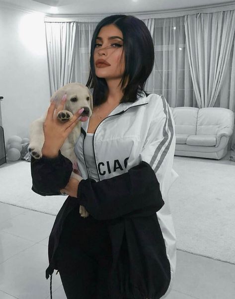 Kedall Jenner, Kylie Jenner Mom, Pixie Ears, Kylie Lipkit, Life Of Kylie, Kylie Baby, Fairy Halloween Costumes, Pointy Pumps, Kylie J