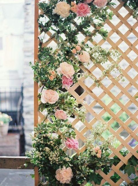 Fun idea Nyc Rooftop Garden, Rooftop Garden Wedding, Rooftop Garden Nyc, Nyc Rooftop, Bridal Shower Backdrop, Photo Backdrop Wedding, Cottage Wedding, Photography Diy, Diy Outdoor Furniture Plans