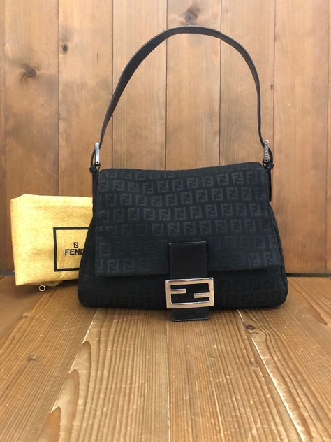 Fendi Mama Baguette Outfit, Black Fendi Bag, Fendi Mama Baguette, Vintage Fendi Bag, Edgy Classic, Vintage Designer Bags, Luxury Bags Collection, Vintage Fendi, Fendi Baguette