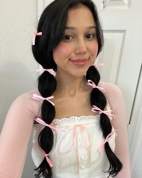 🎀🎀🎀 . . . . ribbon bubble braids. Hairstyle inspo. Coquette. Soft girl. Balletcore. Hair ribbon hair insp. Hair bows hairstyles. Pinterest aesthetic. Pink aesthetic. Bubble Braids Hairstyle, Hairstyles Coquette, My Melody Outfit, Bubble Braid Hairstyles, Bubble Braid, Famous Hairstyles, Western Outfits Men, Bubble Braids, Y2k Baddie