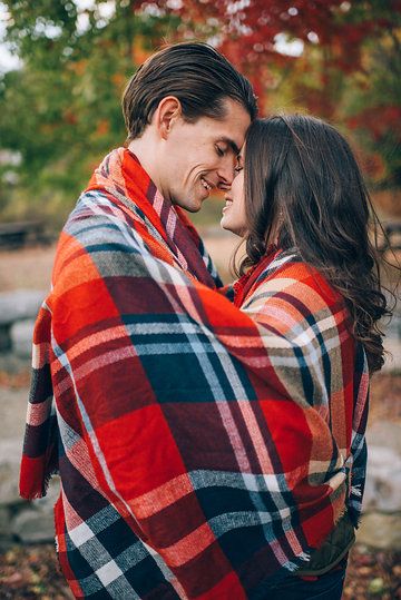 Cozy autumn engagement photo with a blanket scarf by Cambria Grace How To Stay Happy, Arrow Photography, Christmas Couple Photos, Fall Couple Photos, Engagement Pictures Poses, Engagement Photos Fall, Lehigh Valley, Engagement Photo Poses, Couple Photoshoot Poses