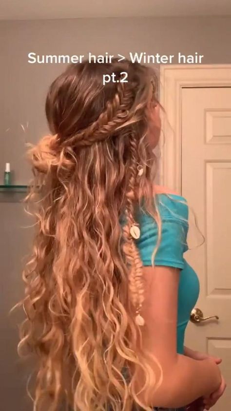 Easy Hippy Hairstyles, Random Braids Throughout Hair, Cute Beachy Hairstyles, Hippie Hairstyles For Long Hair, Curly Hairstyles For The Beach, Cute Hippie Hairstyles, Hippie Haircuts, Curly Beach Hairstyles, Hippy Hairstyles