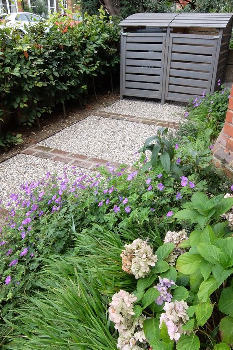 Bands of clay pavers and gravel, with beech hedge, planting of hydrangeas, geraniums and grasses and bin storage | Front Garden Ealing | Breeze Garden Design Clay Paver Path, Small Driveway Landscaping, Gravel Front Garden, Front Garden Hedge, Gravel Front Garden Ideas, Front Garden Path, Small Front Garden, Garden Gravel, Poppy Cottage