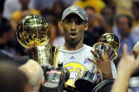 kobe 4 rings! Mvp Trophy, Kobe Bryant 8, Bryant Lakers, Kobe Bryant Pictures, Nba Mvp, Lakers Kobe Bryant, Kobe Bryant Wallpaper, Lakers Kobe, Nba Championships