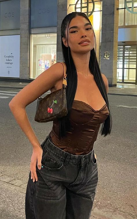 Leather Bandeau Top Outfit, Satin Corset Top Outfit, Brown Corset Top Outfit, Corset Top Ideas, Cute Corset Outfit, Brown Corset Outfit, Birthday Dresses Ideas, Brown Top Outfit, Corset Outfit Ideas