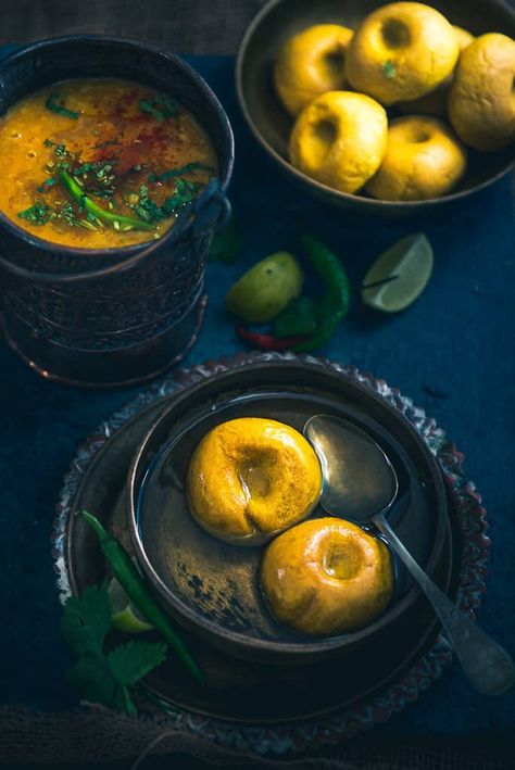 Rajasthani Food Thali, Food Thali, Indian Food Photography, Rajasthani Food, Indian Appetizers, Indian Bread, Food Photography Tips, India Food, Exotic Food