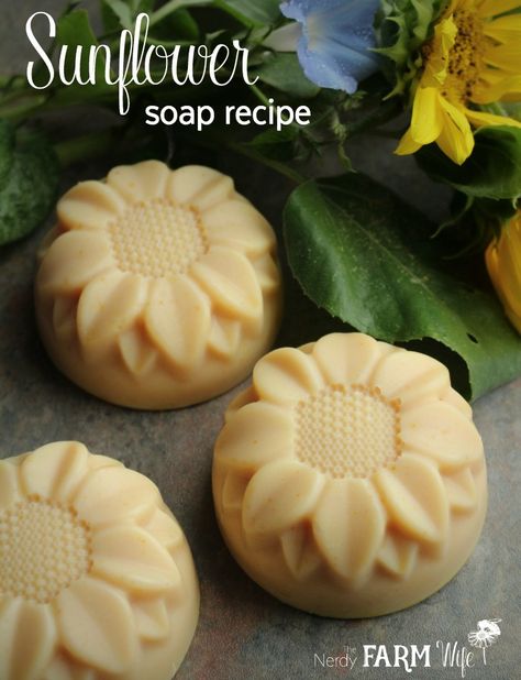 How to Make Individual Sunflower Soaps - great for gift giving! These cheerful little sunflower soaps are palm-free and naturally colored with lemon peel powder. I scented mine with a bright blend of mostly citrus essential oils, but feel free to use other scents in their place, or leave them completely unscented. Lemon Peel Powder, Sunflower Soap, Savon Diy, Diy Soap Recipe, Cold Process Soap Recipes, Lip Balm Recipes, Soap Recipe, Citrus Essential Oil, Homemade Soap Recipes