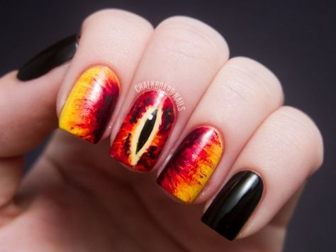 If Style Could Kill: Eye of Sauron Manicure    Not gonna lie- I would totally do this for the premier of the Hobbit Eye Of Sauron, Chalkboard Nails, Unghie Nail Art, Yellow Nail, Geeky Girls, Black Nail, Nail Polishes, One Ring, Love Nails