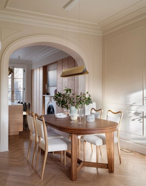 Modern Parisian Dining Room, Brownstone Dining Room, Baltimore Rowhouse, Parisian Interior Style, Millennial Interior Design, Parisian Dining Room, Brownstone Boys, Parisian Dining, Brownstone Interiors