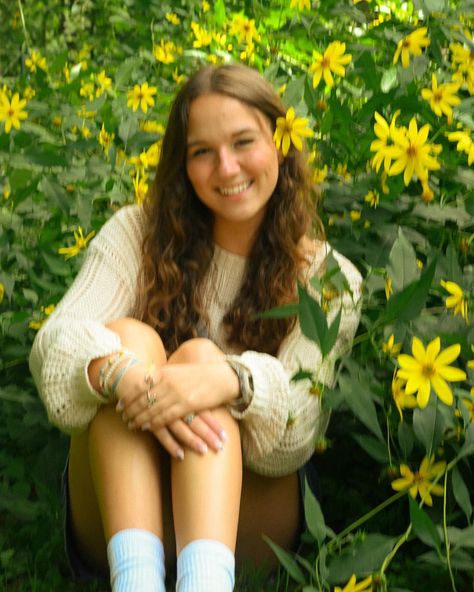 a senior session full of wildflowers and sunshine ☀️🌻 • • • • • Keywords: visual poetry, summer, pinterest, Indiana, couple photos, documentary style photography, Indiana photographer, vintage, storytelling photography, cinematic style photography, golden hour, summer photoshoot, Summer inspo, wildflowers, spring, senior photos, art, golden hour photos, pinterest inspo, Sunsets, vsco, couple photography • #photographer #photography #photo #photoshoot #photooftheday #reels #flowers #flowerfiel... Photography Golden Hour, Photography Cinematic, Photoshoot Summer, Documentary Style Photography, Golden Hour Photos, Storytelling Photography, Summer Photoshoot, Visual Poetry, Summer Inspo