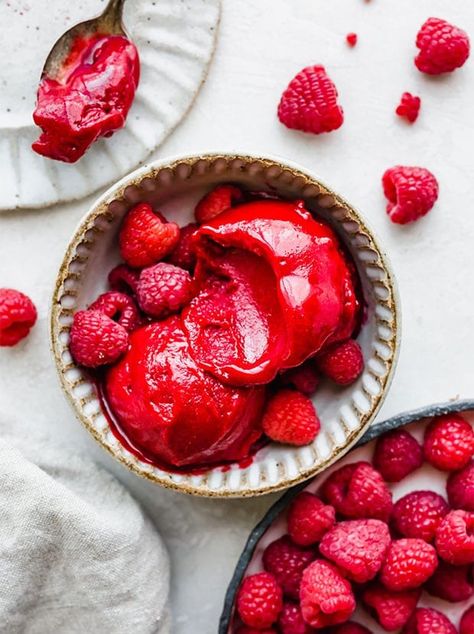 15 Easy Fruit Sorbet Recipes For Summer - Brighter Craft Raspberry Sorbet Recipe, Fruit Sorbet Recipe, Dessert Crepes, Summer Fruit Desserts, Sorbet Recipe, Sorbet Ice Cream, Fruit Sorbet, Raspberry Ice Cream, Frozen Raspberries