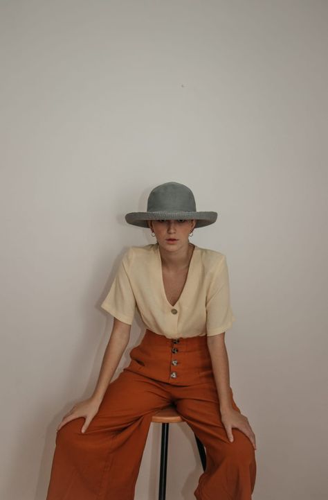 Burnt Orange Photoshoot, Photoshoot Minimalist, Orange Photoshoot, Photoshoot Orange, Earth Style, Orange Brick, Fotos Ideas, Study Better, Photo Inspo