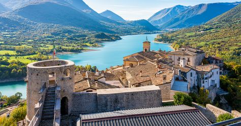 Abruzzo Italy, Day Trips From Rome, National Park Photos, Regions Of Italy, Montepulciano, Italy Photography, Italy Travel Guide, Visit Italy, Panoramic View