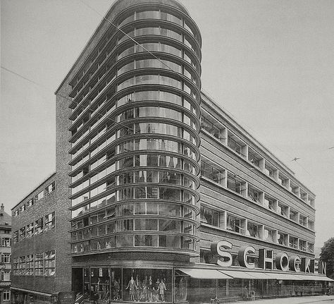 The Schocken Department Store - Stuttgart German Erich Mendelsohn, Streamline Moderne Architecture, Richard Rogers, Concrete Architecture, Streamline Moderne, Santiago Calatrava, Art Deco Buildings, Architecture Magazines, Brick Facade