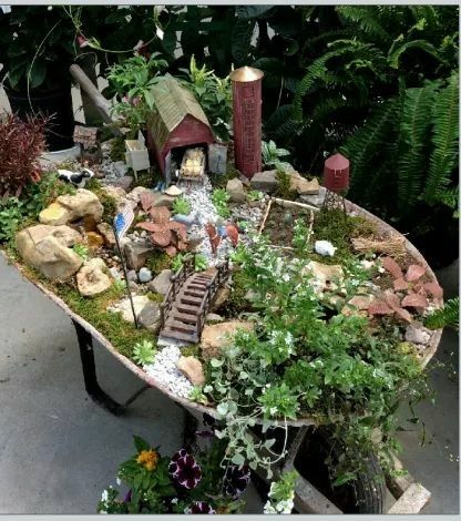 Source: fb post 6/5/17 to Wholesale Fairy Gardens, by Colinal Gardens. Kids Fairy Garden, Fairy Garden Pots, Diy Fairy Garden, Indoor Fairy Gardens, Fairy Tree Houses, Fairy Garden Plants, Fairy Garden Crafts, Fairy Garden Designs, Faeries Gardens