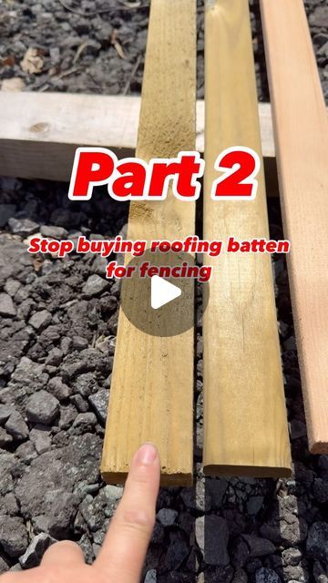 Emma Egerton on Instagram: "Part 2 on why not to use roofing batten for Venetian fencing   #fencingideas #fencing #fencinginstallation #modernfence #garden #gardendesign #diy #outdoorspaces #redwood #stopdoingthis #freeadvice #landscaping #gardening" Diy Slatted Fence, Roof Batten Fence, Venetian Fence, Batten Fence, Diy Fencing, Batten Diy, Small Fence, Diy Fence, Modern Fence