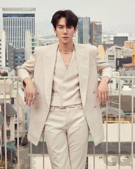 유연석 on Instagram: "@gqtaiwan
#GQTAIWAN #2024SuitWalk" Romantic Doctor Teacher Kim, Dr. Romantic, A Werewolf Boy, Yoo Yeon Seok, Style Korea, Korean Men, Asian Actors, I'm A Simp, Asian Men