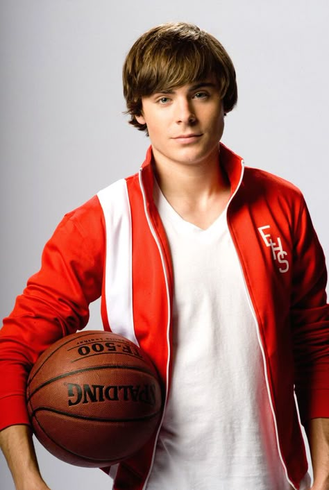 Zac Efron High School, Gabriela Montez, Zach Efron, Troy And Gabriella, Highschool Musical, Ryan Evans, High School Musical 3, Green Lanterns, High School Music