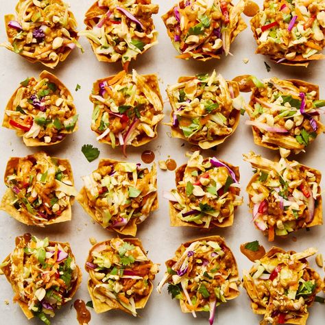 Peanut Chicken Wonton Cups Chicken Wonton Cups, Finger Foods Appetizers, Wonton Cups Appetizers, Mashed Potato Balls Recipe, Wonton Appetizers, Feta Bites, Shredded Rotisserie Chicken, Popcorn Chicken Recipe, Fried Goat Cheese