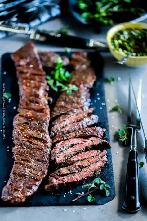 Skirt Steak In Oven, Cooking Skirt Steak, Argentinian Steak, Skirt Steak Marinade, Marinated Skirt Steak, Steak Grilled, Skirt Steak Recipes, Grilled Skirt Steak, Steak In Oven