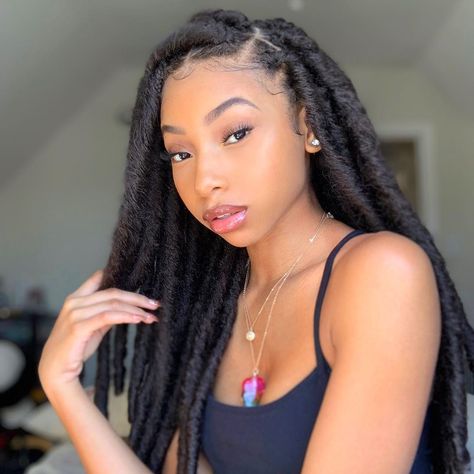 Instagram post by Nia Mo-nay • Apr 20, 2019 at 1:18am UTC Jheri Curl, Straight Wavy Hair, Lemonade Braids Hairstyles, Faux Locs Hairstyles, Girls With Black Hair, Afro Textured Hair, Girls Braids, Hair Crush, Locs Hairstyles