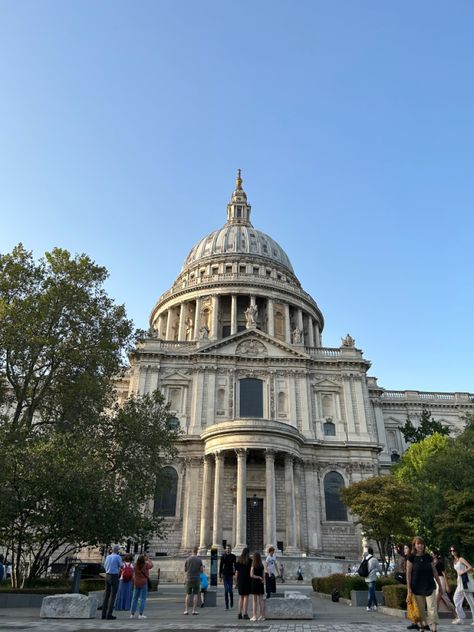 St. Paul’s Cathedral, London Vibes, London Baby, London Aesthetic, St Pauls Cathedral, Nyc Girl, Safe Place, London Life, Saint Paul