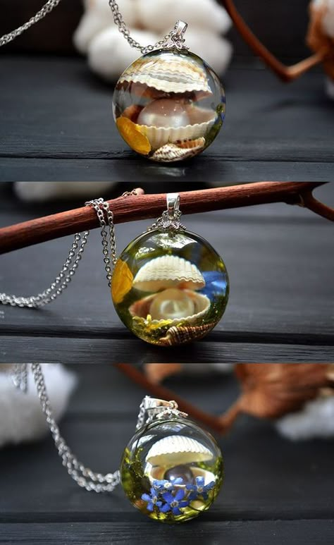 Geometric Terrarium Wedding, Hang Necklaces, Sudbury Ontario, Jewellery Shops, Terrarium Jewelry, Resin Jewelry Diy, Epoxy Resin Crafts, Seashell Necklace, Diy Resin Crafts