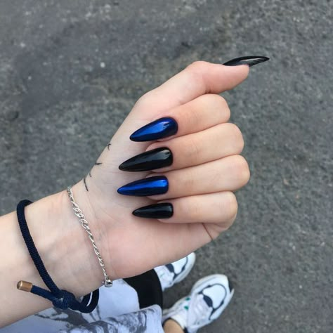 Black And Blue Halloween Nails, Goth Nails Blue, Design On Black Nails, Gel Nails Colorful, Black And Blue Nails, Blue Stiletto Nails, Beachy Nails, Pointy Nails, Claw Nails