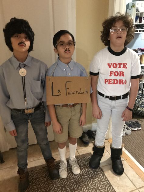 Triplet Costumes Halloween, Trio Costume Ideas 2 Boys 1 Girl, Guys Group Halloween Costumes, Funny Trio Costumes Halloween, Funny 4 People Halloween Costumes, Funny Halloween Costumes For 3, Funny Boy Halloween Costumes, Trio Funny Halloween Costumes, Halloween Costumes Trio Funny