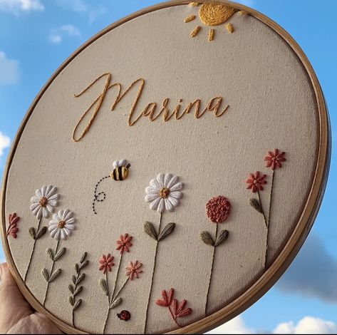 Family Names Embroidery, Embroidery Names, Diy Embroidery Art, Types Of Embroidery Stitches, Embroidery Hoop Art Diy, Basic Hand Embroidery Stitches, Simple Hand Embroidery Patterns, Embroidery Pillow, Diy Embroidery Designs