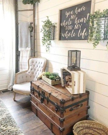 Rustic Cottage Living Room, Chest Ideas, Farmhouse Living Room Decor, Farmhouse Living Room Decor Ideas, Rustic Farmhouse Living Room, Cottage Living Rooms, Rustic Bathroom Decor, Antique Chest, Farmhouse Ideas