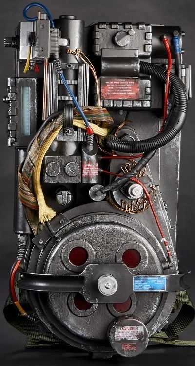 Diy Proton Pack Ghostbusters, Proton Pack Diy, Proton Pack Ghostbusters, Ghostbusters Cosplay, Ghostbusters Proton Pack, Batman Redesign, Ghostbusters Costume, Geek Diy, Ghostbusters 1984