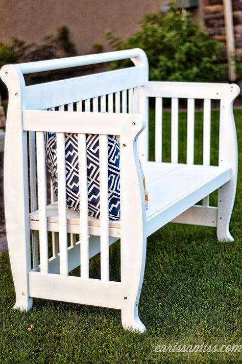 I've curated this list of the best furniture upcycling projects so you can give new life to that old baby crib, dresser, headboard, cabinet, or chair. Crib Makeover, Crib Bench, Old Cribs, Headboard Benches, Diy Crib, Country Chic Paint, Diy Bench, Diy Holz, Woodworking Bench