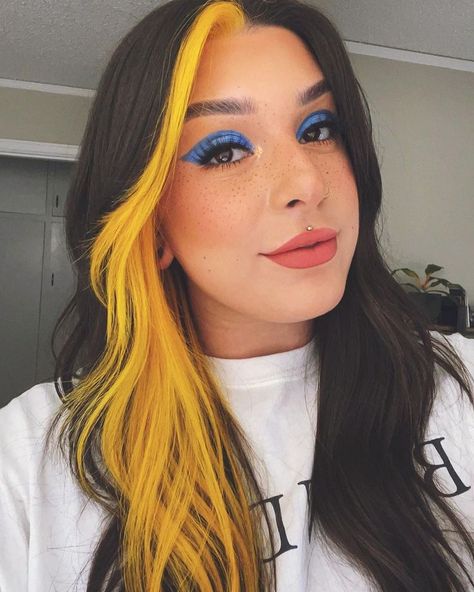 #coloredhair #hairinspo #moneypiece #colorblock #yellowmoneypiece #goldhair #neonhairforfall Blue Eye Shadow, Fox Hair Color, Yellow Hair Color, Fox Hair, Arctic Fox Hair Color, Bold Hair Color, Money Piece, Split Hair, Mom Hairstyles