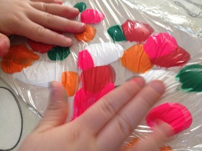 Cling Film Squish Painting - My Kid Craft Squish Painting, Plastic Wrap Painting, Painting Preschool, Film Paper, Sensory Activity, Kid Craft, Cling Film, Messy Play, Finger Painting