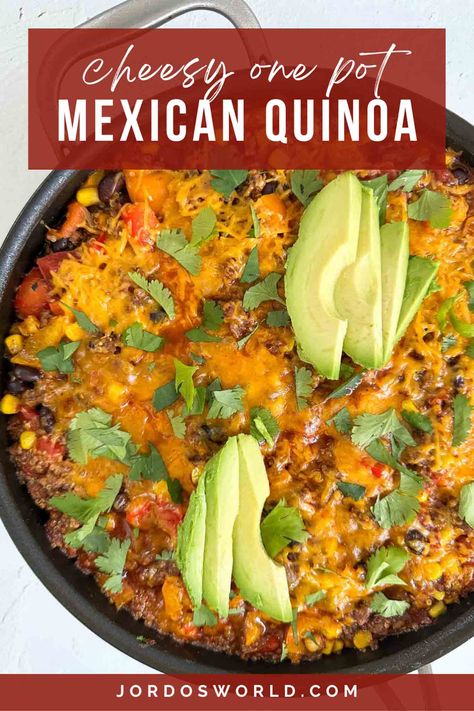 A delicious Mexican quinoa recipe for your next fiesta! This Cheesy Mexican Quinoa Skillet is easy, nutritious, made in a single skillet, and totally perfect for meal prepping! Mexican Quinoa Skillet, Mexican Quinoa Bake, Quinoa Taco Skillet, Quinoa Recipes Mexican, Yummy Quinoa Recipes, Mexican Quinoa Casserole, Quinoa Mexican, Cabbage Tacos, Quinoa Skillet