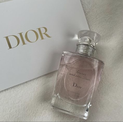 Princess Perfume, Pretty Perfume Bottles, Dior Forever, Dior Perfume, Forever And Ever, Body Smells, Cute Makeup Looks, Perfume Lover, Bath And Body Care