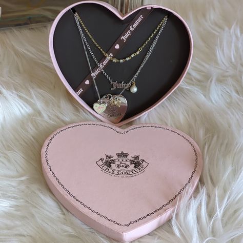 Vintage Juicy Couture Crown Heart 4 Strand Necklace - Love G & P - In It's Original Heart Shaped Pink Box Vintage Juicy Couture, Coquette Juicy Couture, Juicy Couture Necklace Heart, Juicy Couture Perfume, Juicy Couture Charm Necklace, Vintage Juicy Couture Bags, Couture Perfume, Couture Necklace, Juicy Cotoure Charm Bracelet