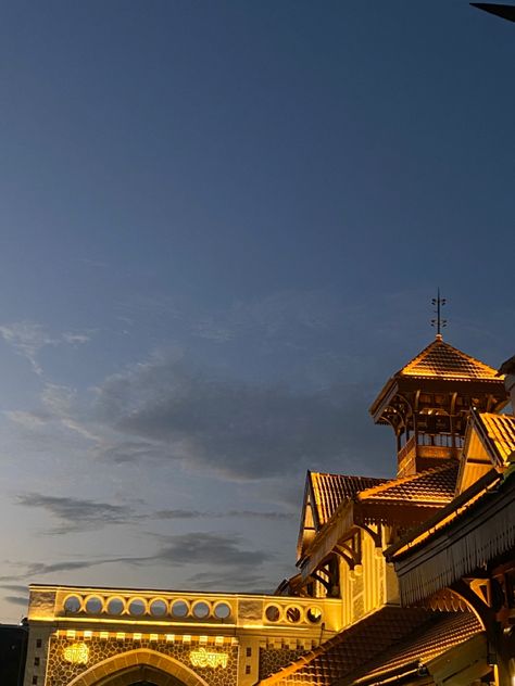 bandra , khar , mumbai , bombay , bandra west , locals Bandra Bandstand Mumbai, Shifting Manifestation, Bandra Station, Bandra Mumbai, Backlit Bathroom Mirror, Diwali Photography, City Of Dreams, Luxurious Life, Amazing Nature Photography