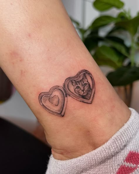 Cat In Heart Tattoo, Tattoo Ideas For Your Cat, Cat Heart Locket Tattoo, Animals With Hearts Tattoo, Cat Tattoo Heart, Cute Tattoos Cat, Memorial Tattoo For Cat, Tattoo Of Cat, Custom Cat Tattoo