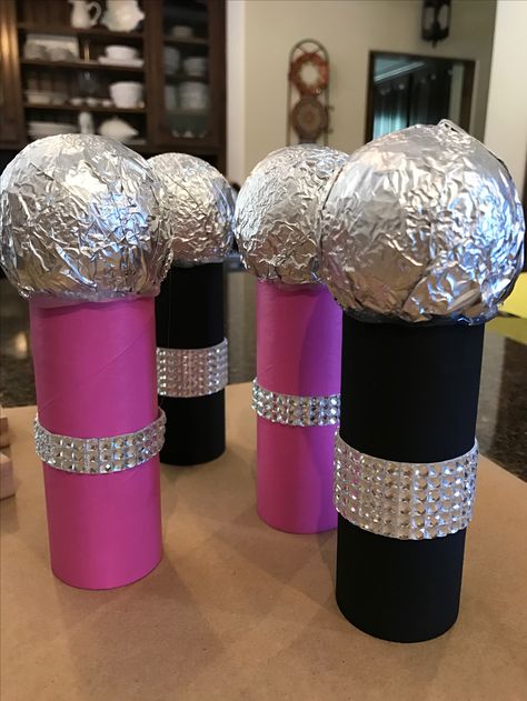 Toilet Paper Roll Microphone, Diy Fake Microphone, Music Diy Gifts Craft Ideas, Dance Party Crafts, How To Make A Microphone, Microphone Pinata, Disco Crafts For Kids, Toddler Disco Party, Sing Movie Party Ideas