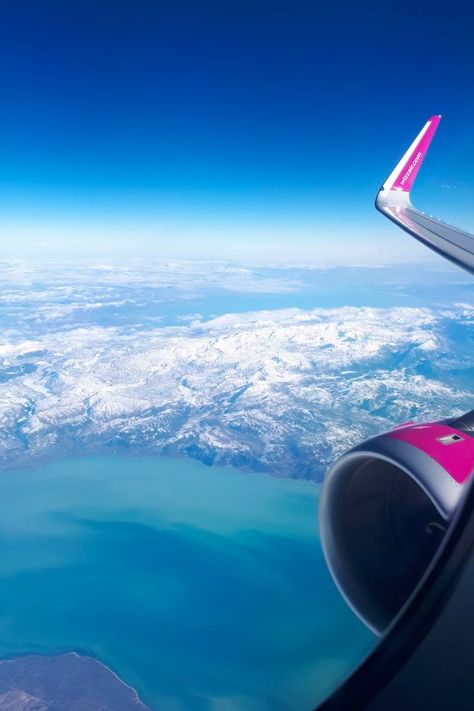 Plane wing of a Wizz Air Aicraft Wizz Air Cabin Crew, Tui Airlines, Wizz Air, Airline Booking, Book Flights, Air Flight, Wallpaper Vintage, Booking Flights, Cabin Crew